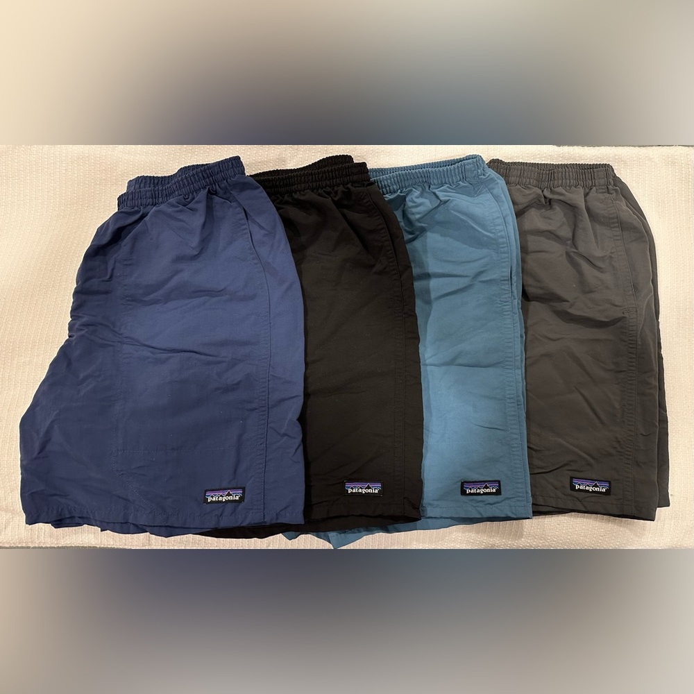 PATAGONIA BAGGIES SIZE LARGE - MEN’S